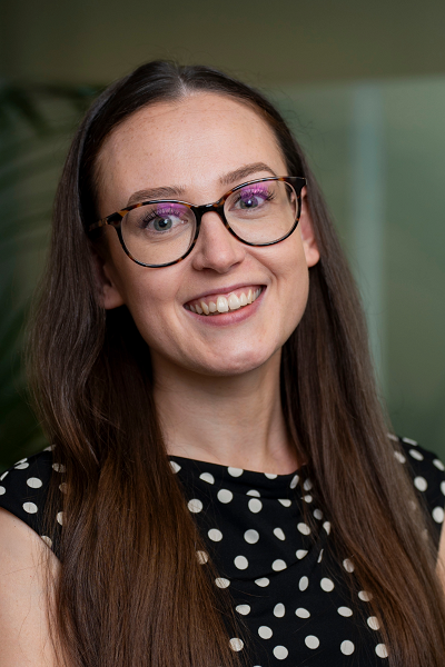 Lizzie Parry 