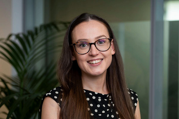 Lizzie Parry 