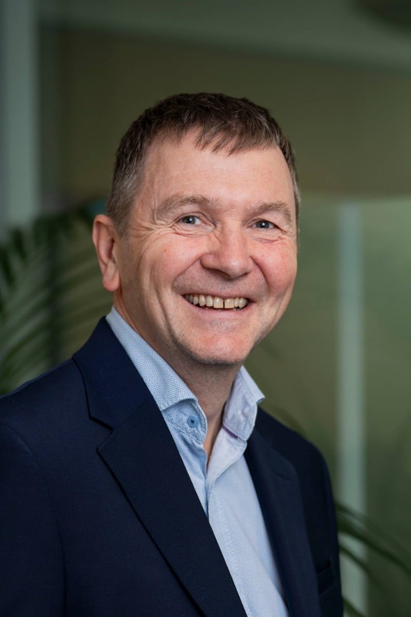 Simon Holdsworth
