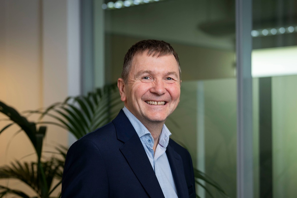 Simon Holdsworth